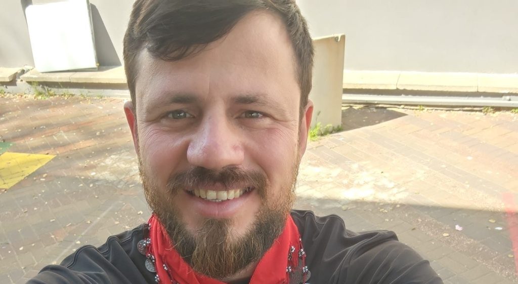 איך לגבש כיתה באמצעות הומור